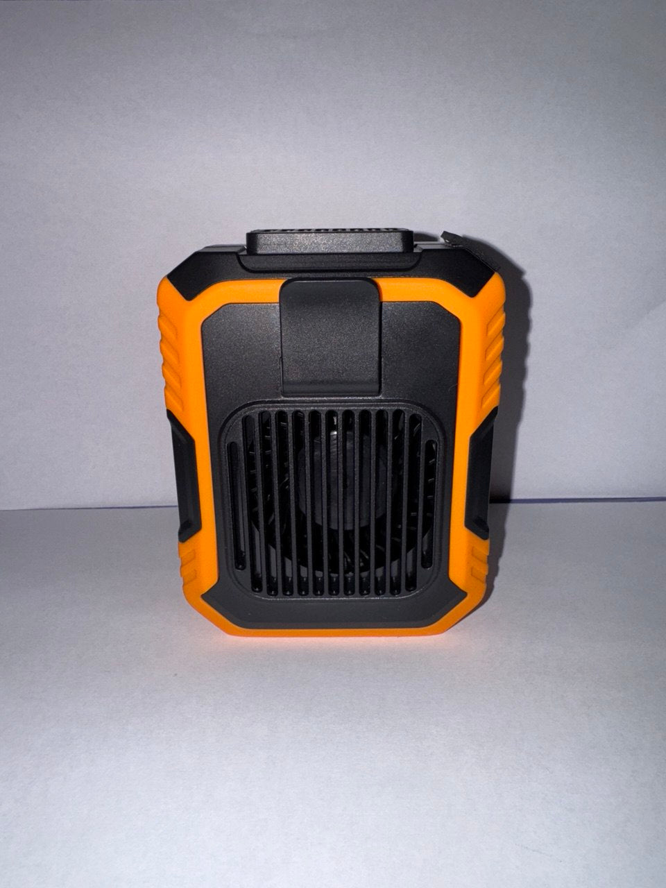 Ventilador de Cintura Potente – Manos Libres y Recargable